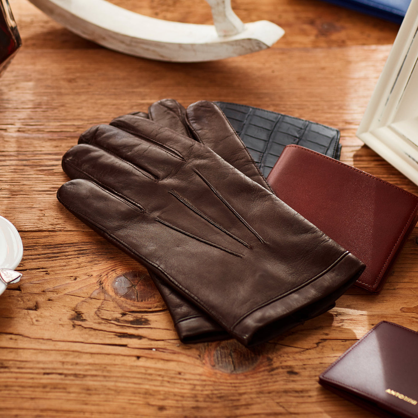 Men's Leather Gloves with Cashmere Lining in Brown Men's Leather Gloves with Cashmere Lining in Brown